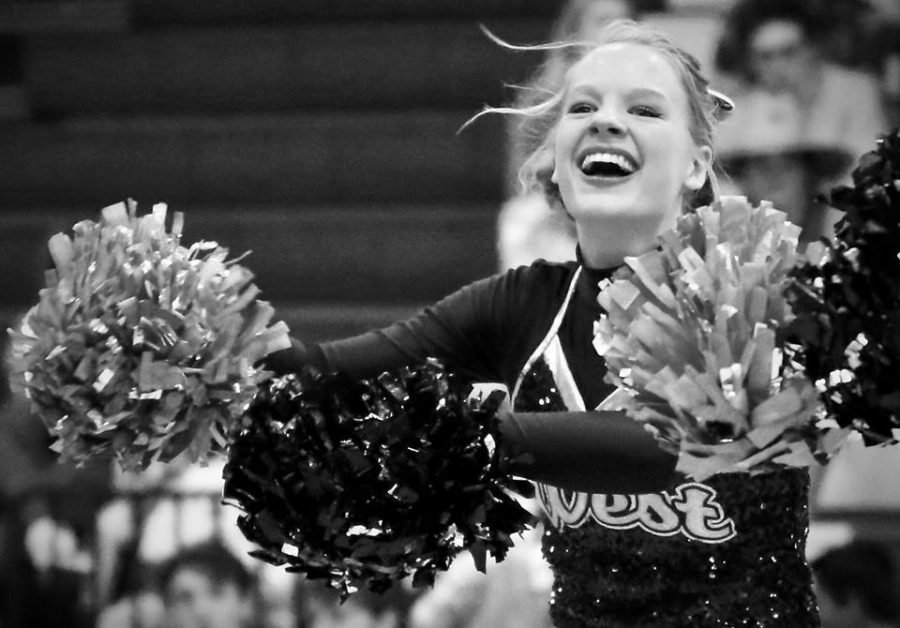 As a junior, senior Natalie Larsen decided to try the poms team. Joining the team gave her the opportunity to perform more often. “[My dancing] hasn’t been anything performance based for a while since poms, which I think is fine,” Larsen said. “I miss the vindication of performing, but honestly, I don’t miss performing. It’s that respect as a dancer that I miss.”