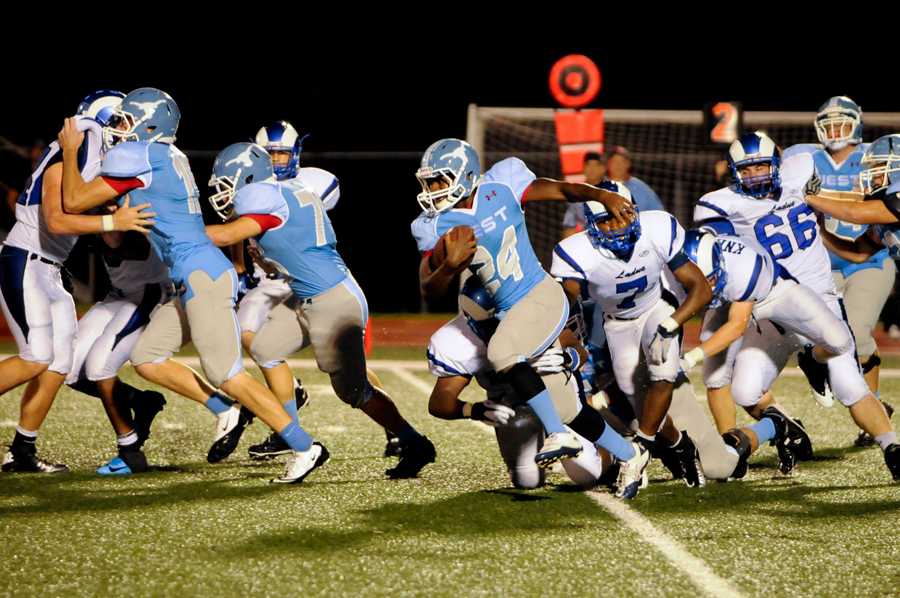 During a home game against Ladue, senior runningback Quentin Key gets 133 rushing yards. Key also scored one touchdown. “I felt good up until the second half and then it just got out of hand. We were down by a lot and it was frustrating because all of our summer work didn’t pay off. We had practice from six to eight in the morning for conditioning and weight training, then two days a week we would come back three hours later to have installation and repetition practice for two hours,” Key said.