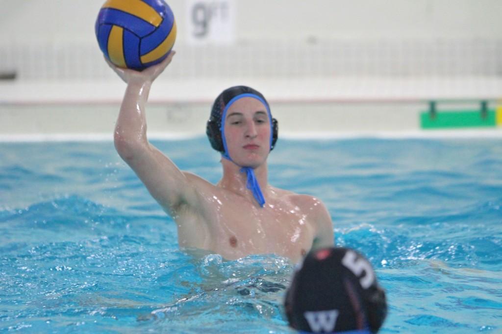 Waterpolo loses to SLUH in overtime