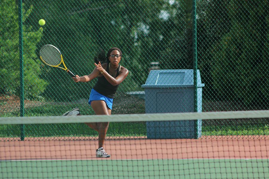 Junior Vericia Pearson returns a volley in a singles match vs Ladue.