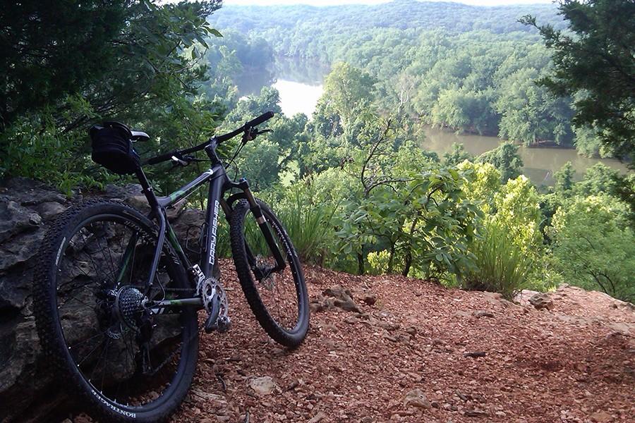 A+view+of+the+Meramec+from+a+Castlewood+trail.