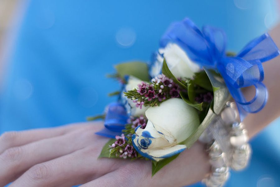 Corsage Fundraiser at Zengel Flowers supports Senior Graduation Lock-In