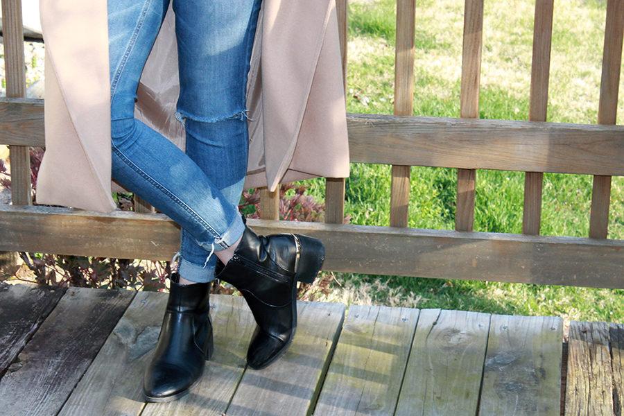 Leigh Ann shows off her Forever21 ankle boots.
