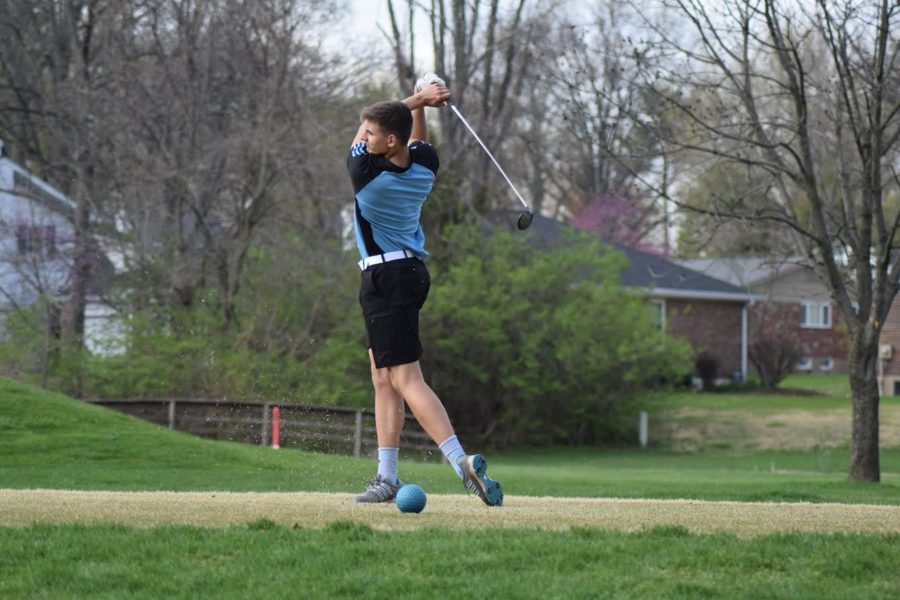 Swinging his club, senior Jack Gieseking sends the golf ball flying down the range in a match against Rockwood Summit. Gieseking, as well as seniors Kyle Anderson and Andrew Sherrill, junior Will Bias and sophomore Johnny Yazdi qualified for districts April 30. “One goal for the rest season is to qualify for sectionals,” Gieseking said. “You have to shoot decently low at districts to qualify for sectionals, and it all depends on how the field is doing, but but our top guys moving on to districts are doing really well right now, so we’re hopeful.”