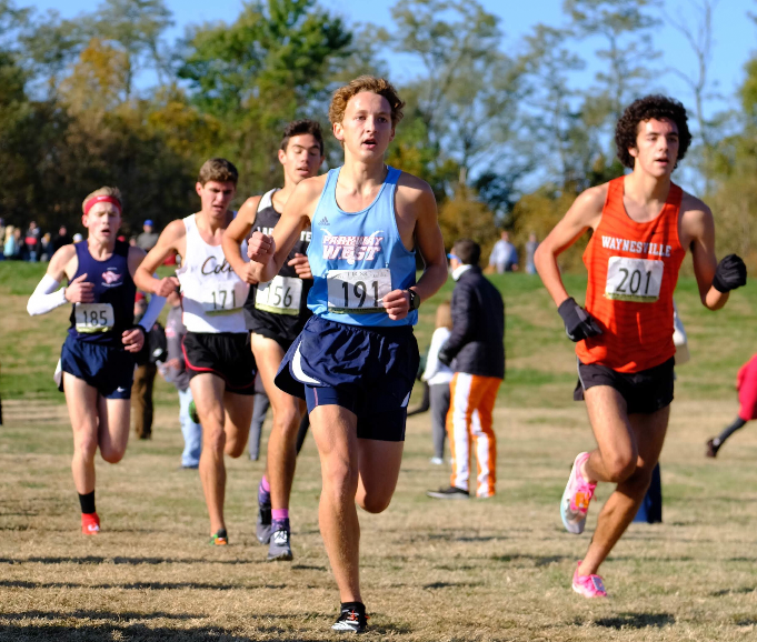 Sprinting+toward+the+finish+line%2C+senior+Ryan+Caton+races+at+the+Missouri+Sectionals+meet+at+Parkway+Central+High+School+Nov.+2%2C+which+was+one+of+the+last+cross+country+races+of+his+career.+He+finished+the+race+in+14th+place+and+qualified+for+state+the+following+week.+%E2%80%9CMy+teammates+%5Bwere%5D+everything.+Nobody+was+motivated+for+themselves%3B+everyone+was+motivated+for+the+whole+team%2C+and+that+is+something+I+can%E2%80%99t+thank+them+enough+for%2C%E2%80%9D+Caton+said.+%E2%80%9CI+felt+very+happy+that+I+was+able+to+end+my+season+at+state.+Not+very+many+people+were+able+to+do+that.%E2%80%9D