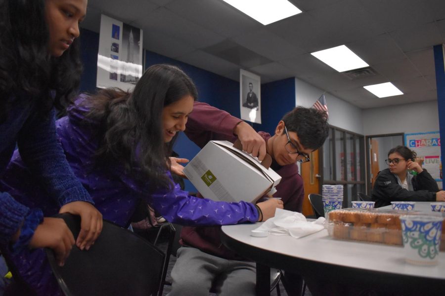 Senior Khushi Chauhan and Sophomore Samir Shaik help each other pour a cup of chai. At Indian Club’s first meeting, they dived into the history of chai and how it became a part of Indian culture. “The meeting was chaotic, but we were prepared. We had a presentation, and in the end, everything came together. In America, where everything is so westernized, it’s important to connect back to your culture. I love planning these meetings for people to learn and enjoy,” said Chauhan.