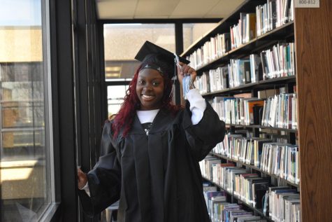 Early graduate Mia Irving moves the tassel on her cap, signifying her next move in life. After graduating, Irving plans to enter the U.S. Army while attending Lindenwood University. “[The military] told me that if I do go into the military, I’m on track to graduate at 30 to 37, so I [plan to be in the military between ages] 30 [and] 35, just so I can have everything planned out for afterward,” Irving said. 