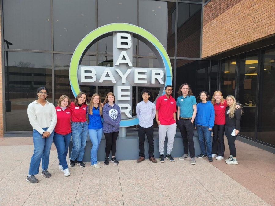 Spark%21+Bioscience+students+stand+outside+Bayer+after+being+taken+on+a+facility+tour.%0A%0APhoto+by+Meredith+Jacques