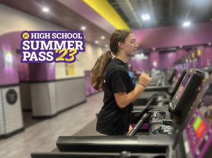 Jogging on a treadmill, sophomore Emily Kate Beach works out at Planet Fitness. Beach plans to continue her fitness journey before basketball season. “I felt more productive and confident after going to the gym. Even a little workout was better than no workout,” Beach said.