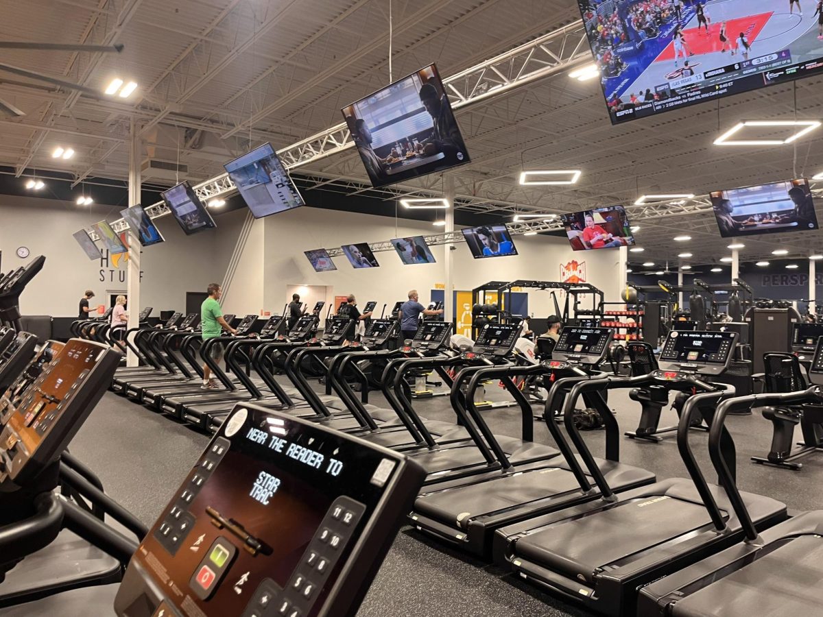There are more than 20 open cardio machines at Crunch Fitness. I enjoyed the spacious environment at Crunch, a sentiment that was shared by sophomore Sanjana Daggubati. “[Going to] Crunch Fitness was the right decision because [it] feels more professional. Crunch’s workers are laid back, but not to the point where they don't care,” Daggubati said.